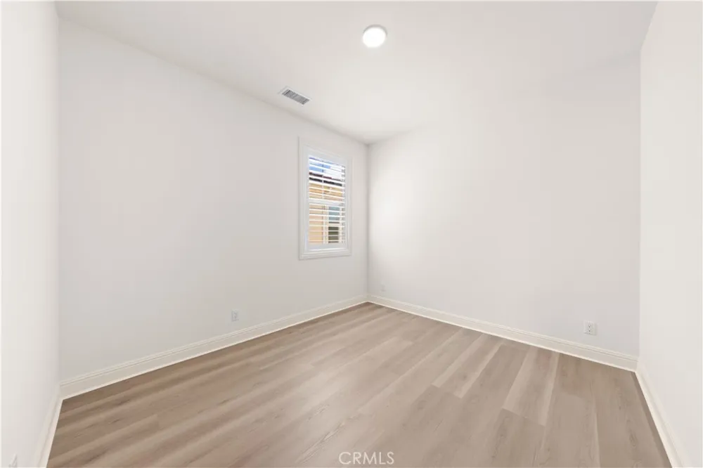 17 Swift Lake Forest, CA 92630