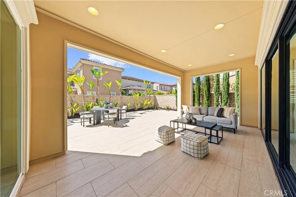 17 Swift Lake Forest, CA 92630