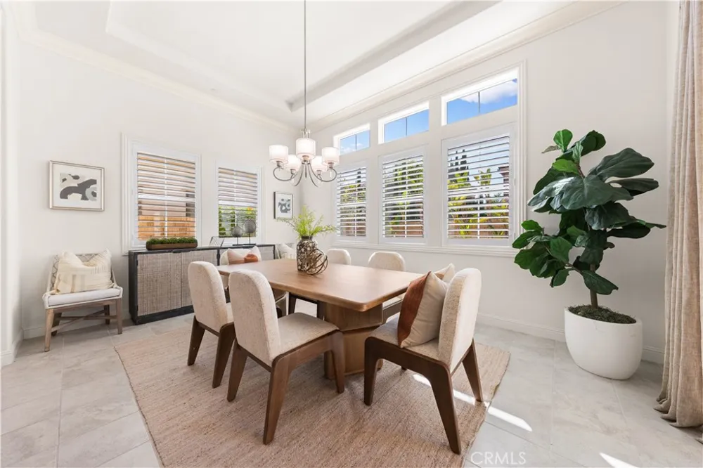 17 Swift Lake Forest, CA 92630