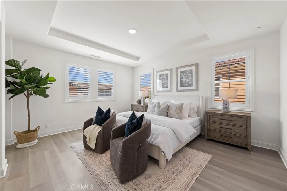 17 Swift Lake Forest, CA 92630