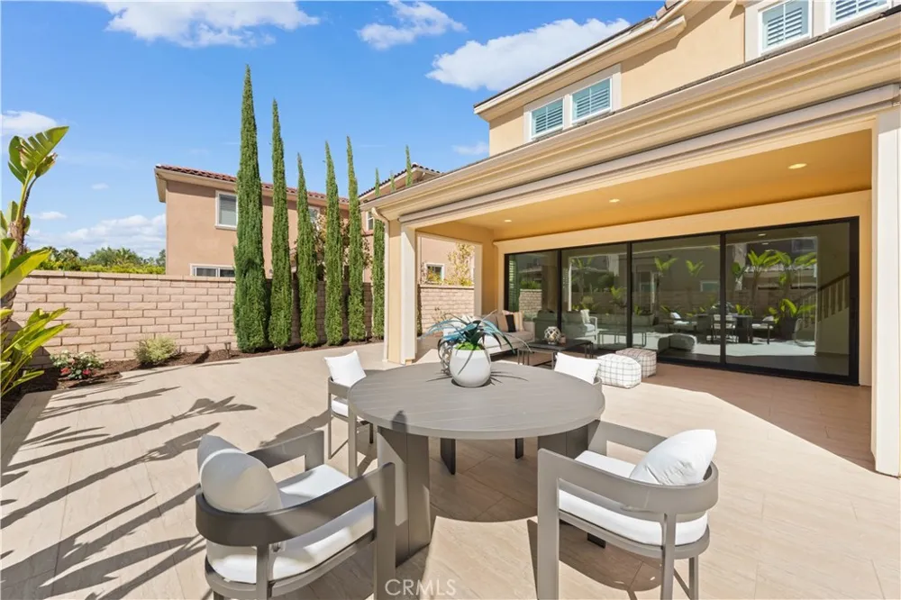 17 Swift Lake Forest, CA 92630