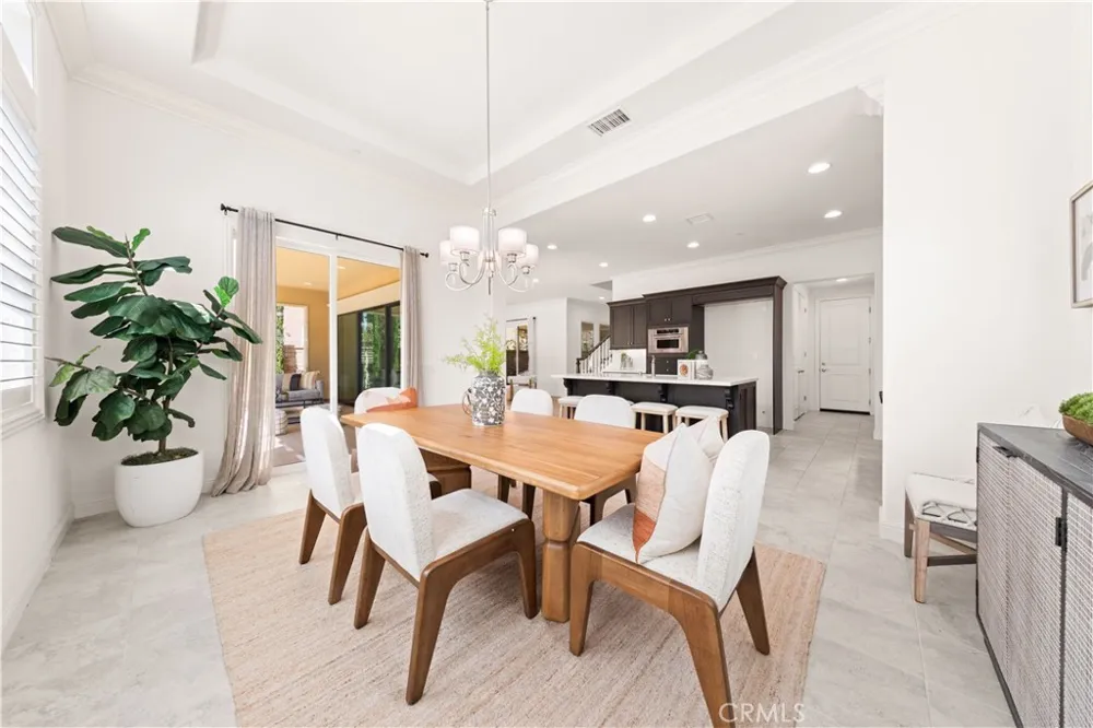 17 Swift Lake Forest, CA 92630