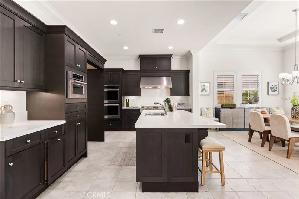 17 Swift Lake Forest, CA 92630