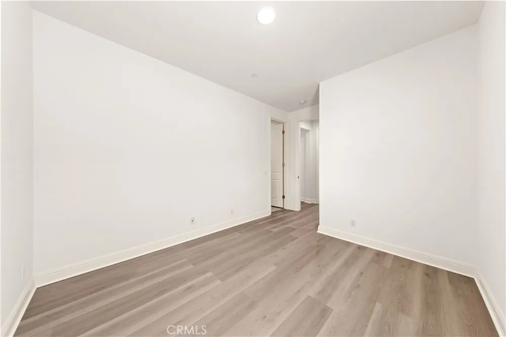 17 Swift Lake Forest, CA 92630