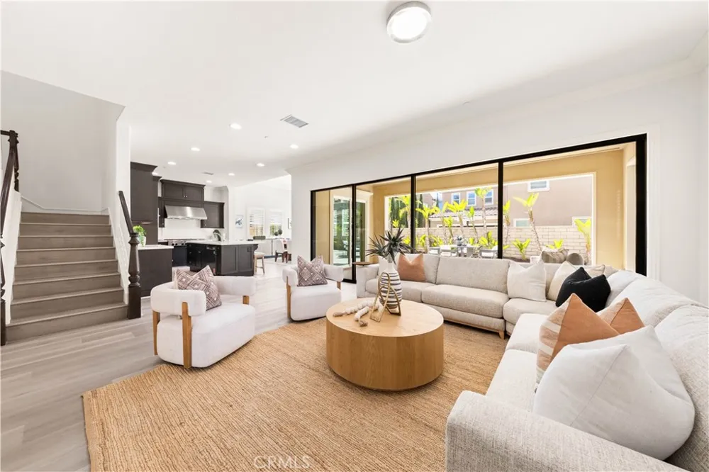17 Swift Lake Forest, CA 92630