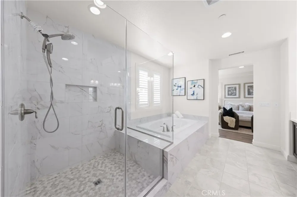 17 Swift Lake Forest, CA 92630