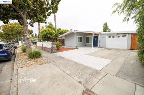 1029 Blazingwood Dr