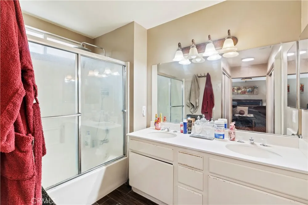1516 W Avenue H4 Lancaster, CA 93534