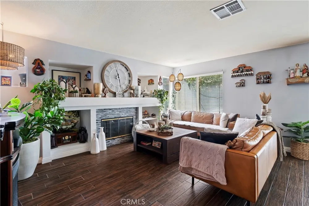 1516 W Avenue H4 Lancaster, CA 93534