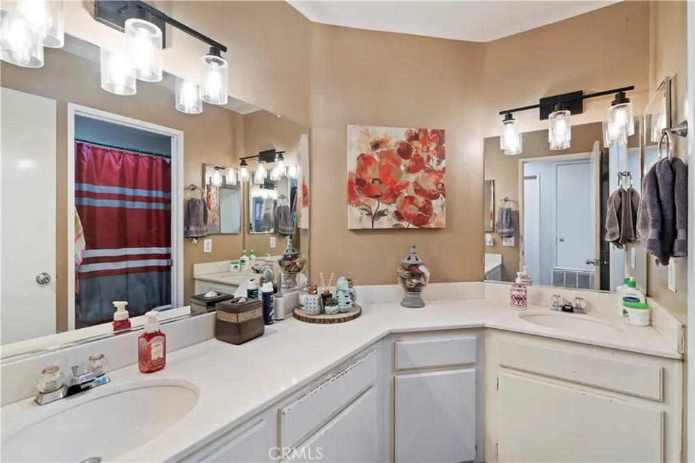 1516 W Avenue H4 Lancaster, CA 93534