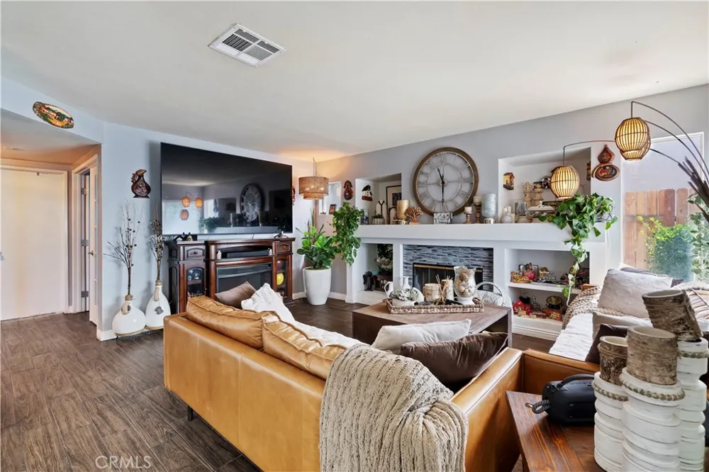 1516 W Avenue H4 Lancaster, CA 93534