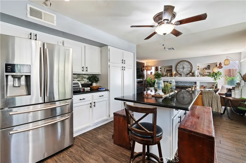 1516 W Avenue H4 Lancaster, CA 93534