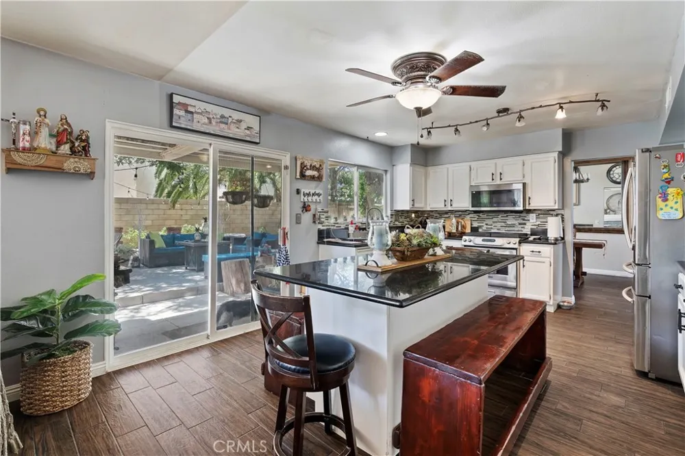 1516 W Avenue H4 Lancaster, CA 93534