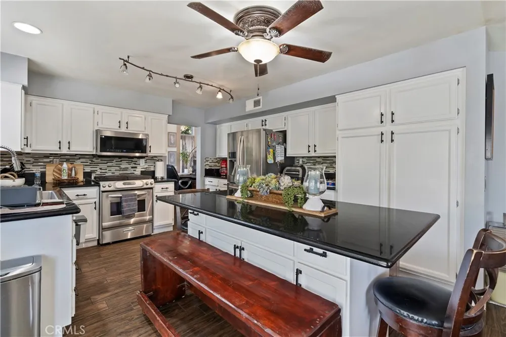 1516 W Avenue H4 Lancaster, CA 93534