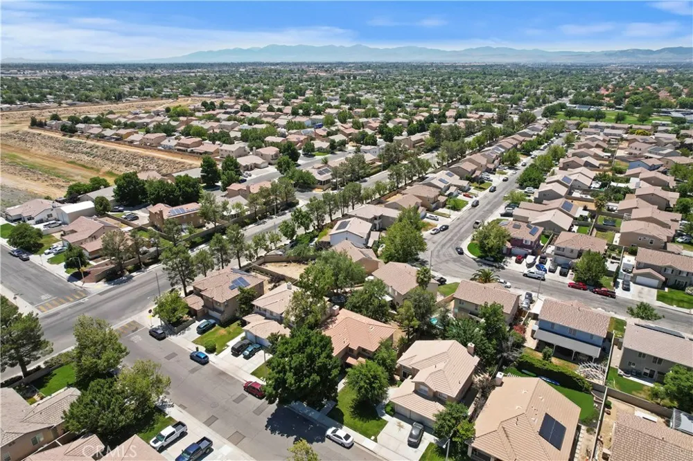 1516 W Avenue H4 Lancaster, CA 93534