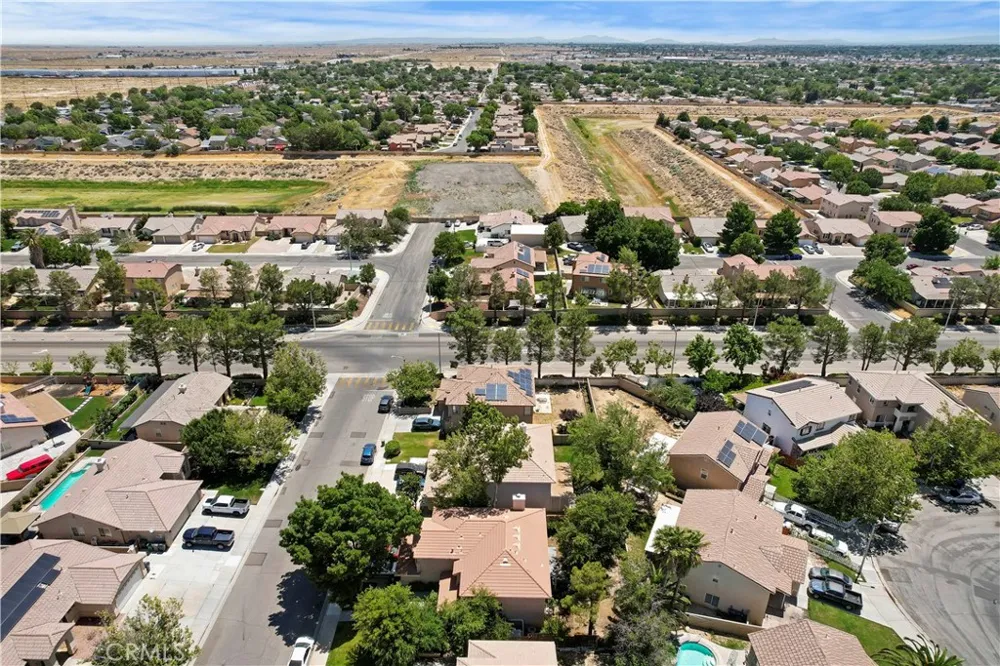 1516 W Avenue H4 Lancaster, CA 93534