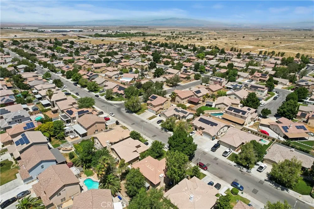 1516 W Avenue H4 Lancaster, CA 93534
