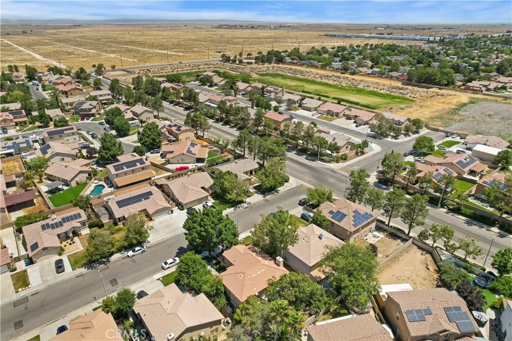 1516 W Avenue H4 Lancaster, CA 93534