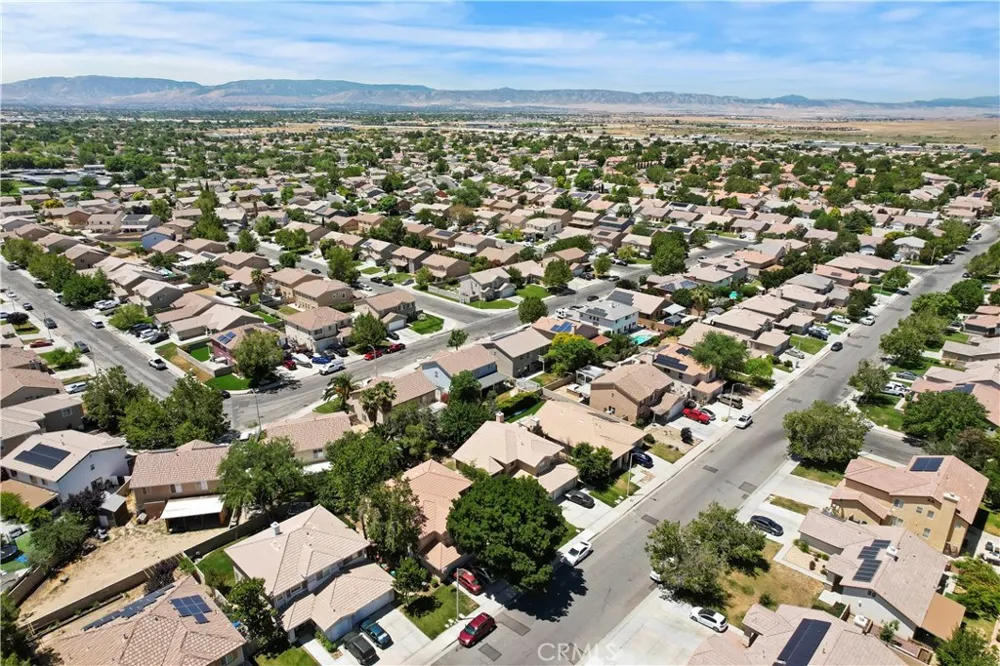 1516 W Avenue H4 Lancaster, CA 93534