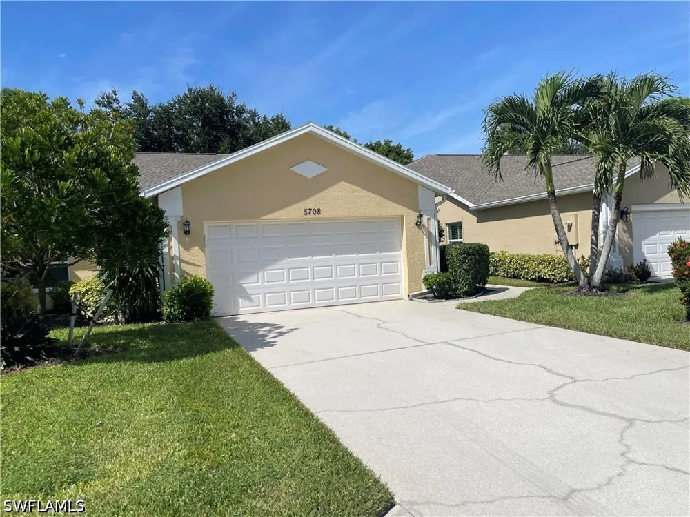 Greenwood Circle #48 Naples, FL 34112