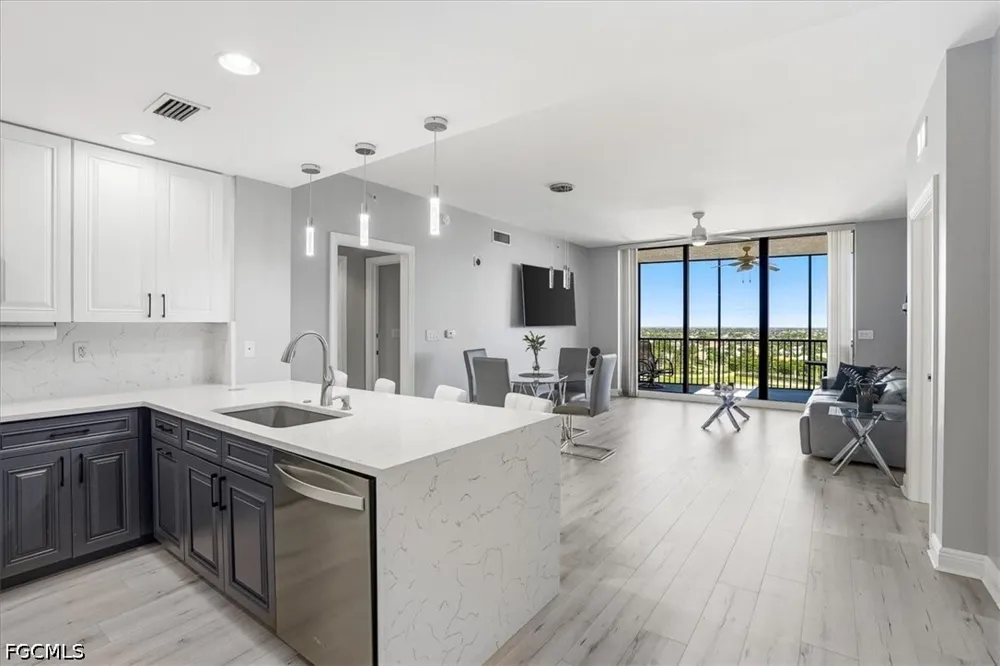 Cape Harbour Drive #906 Cape Coral, FL 33914
