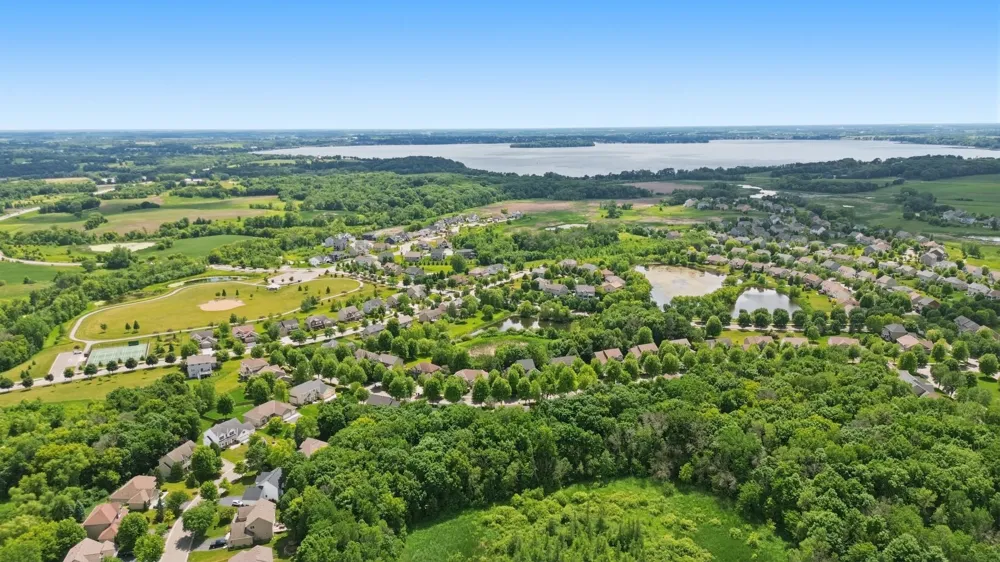 9142 Woodland Drive Saint Bonifacius, MN 55375