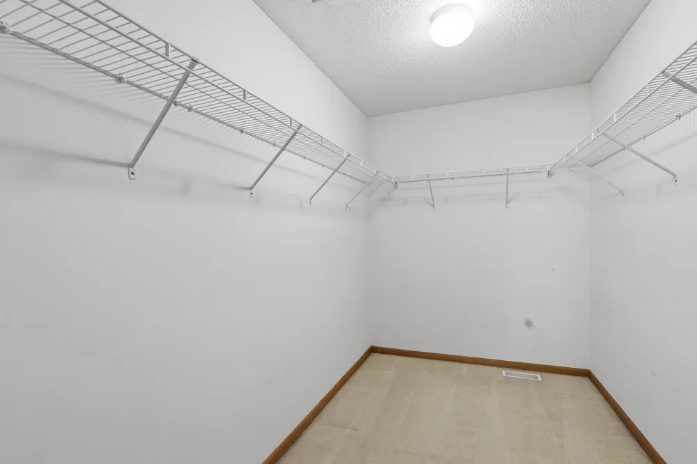 9142 Woodland Drive Saint Bonifacius, MN 55375
