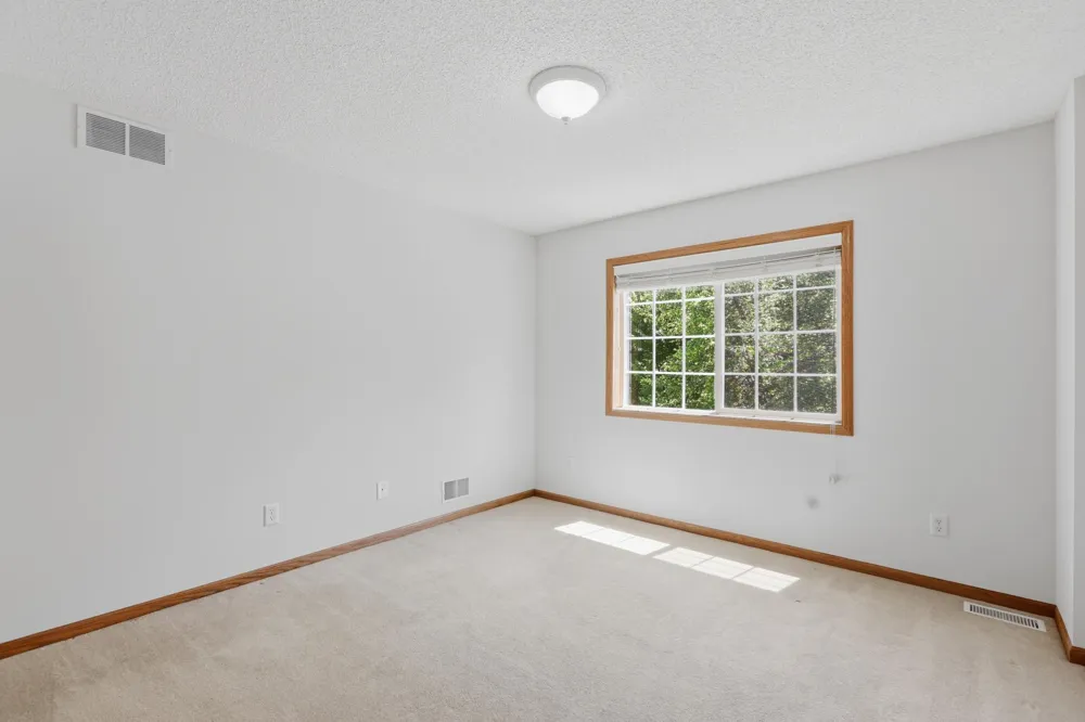 9142 Woodland Drive Saint Bonifacius, MN 55375