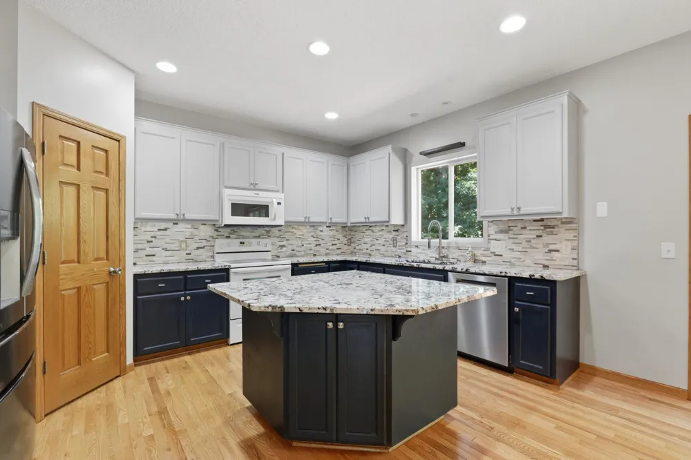 9142 Woodland Drive Saint Bonifacius, MN 55375