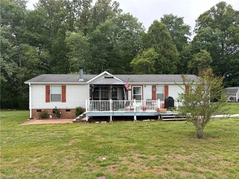 1090 Chestnut Grove Road