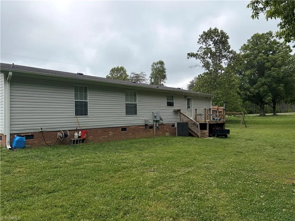 1090 Chestnut Grove Road King, NC 27021