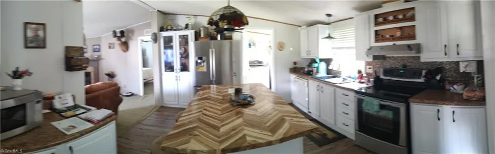 1090 Chestnut Grove Road King, NC 27021