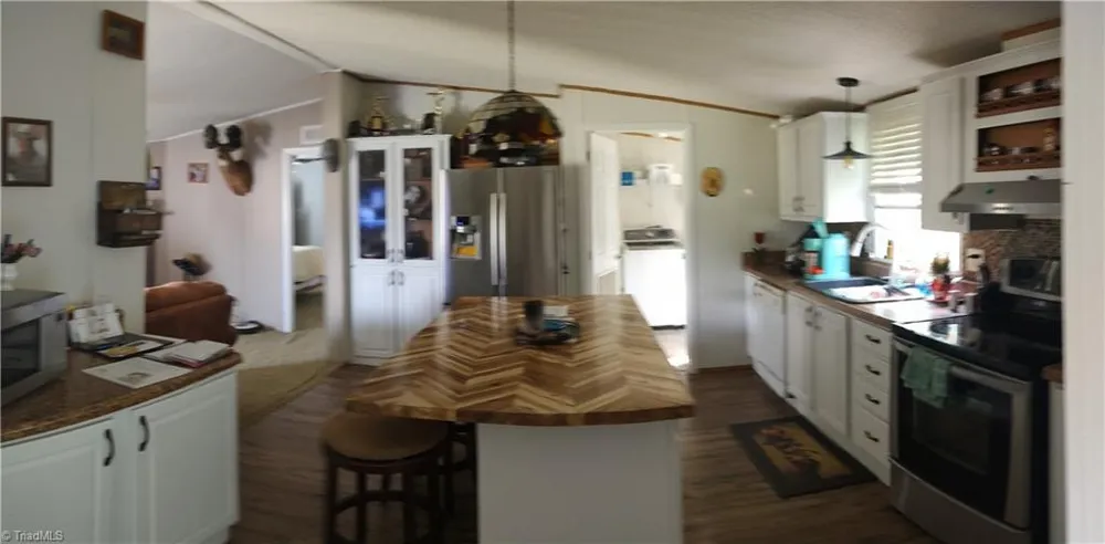 1090 Chestnut Grove Road King, NC 27021