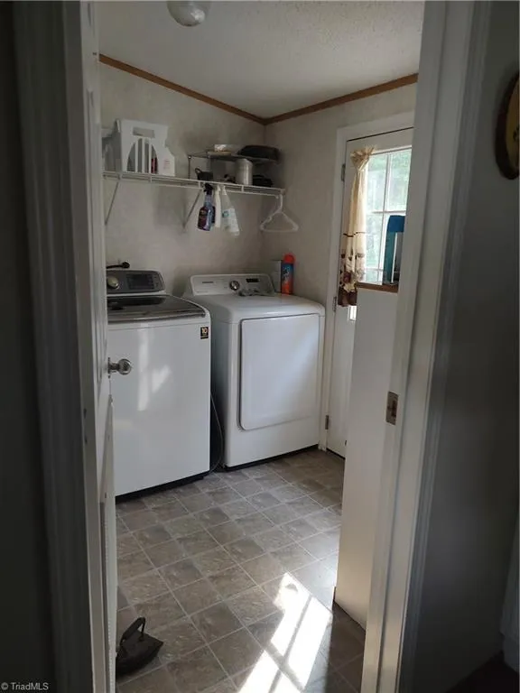 1090 Chestnut Grove Road King, NC 27021