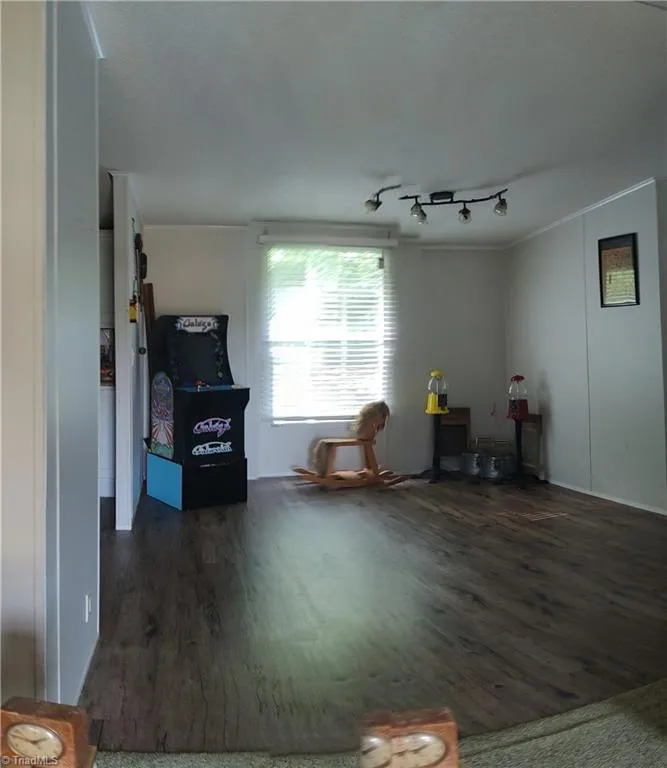 1090 Chestnut Grove Road King, NC 27021