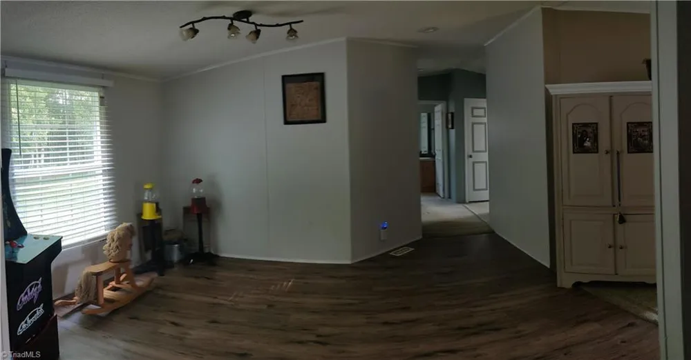 1090 Chestnut Grove Road King, NC 27021