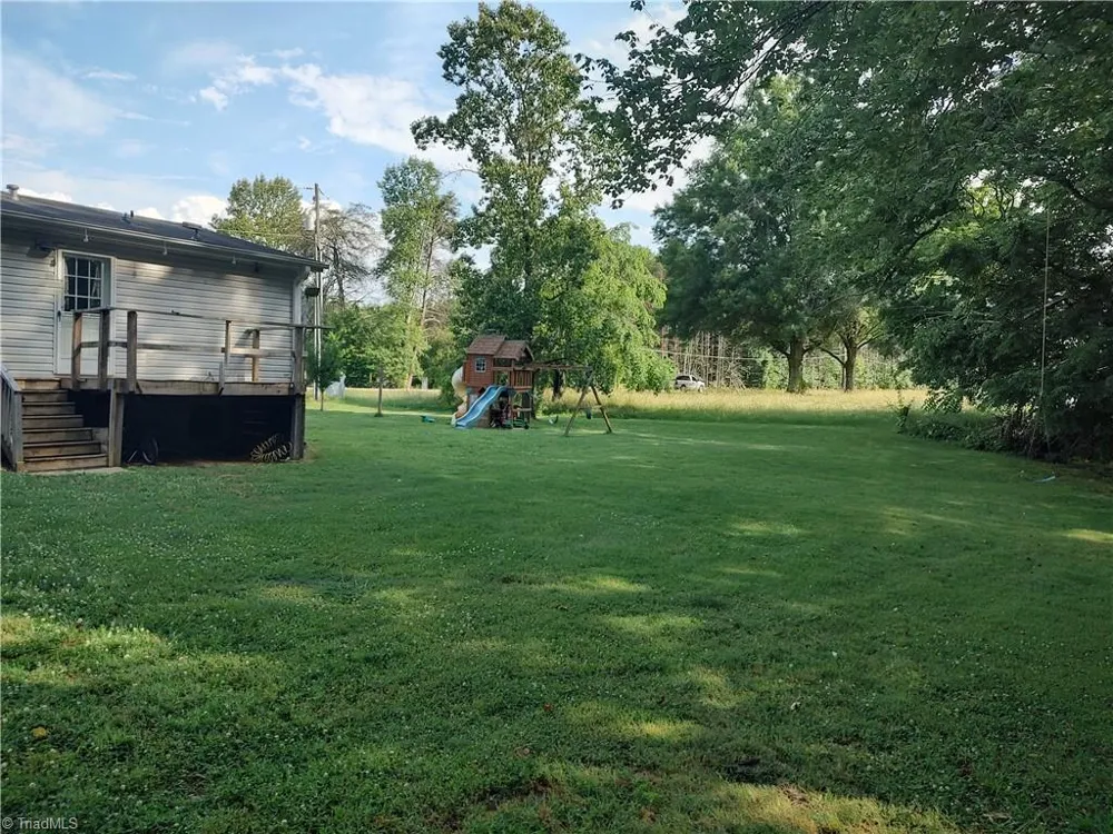 1090 Chestnut Grove Road King, NC 27021