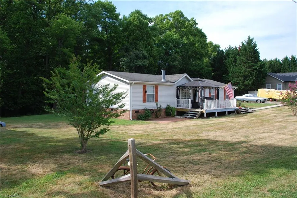 1090 Chestnut Grove Road King, NC 27021