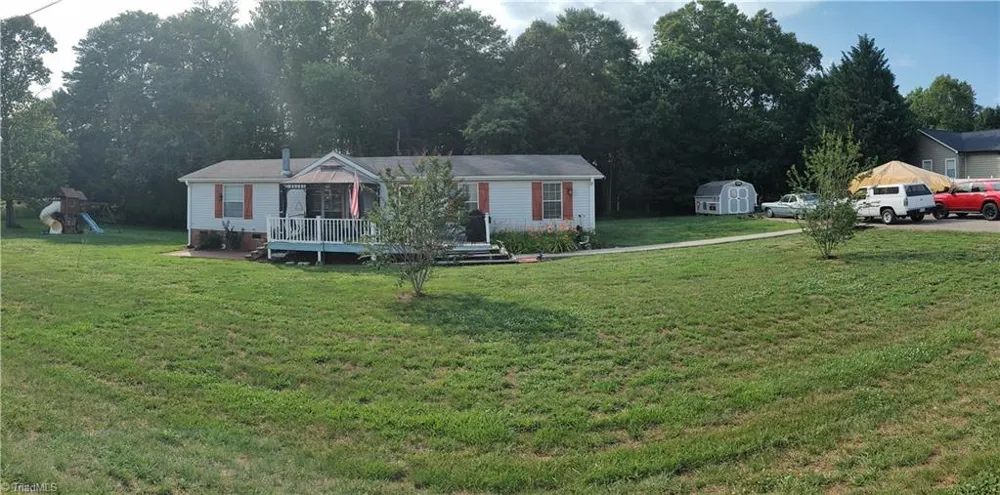 1090 Chestnut Grove Road King, NC 27021