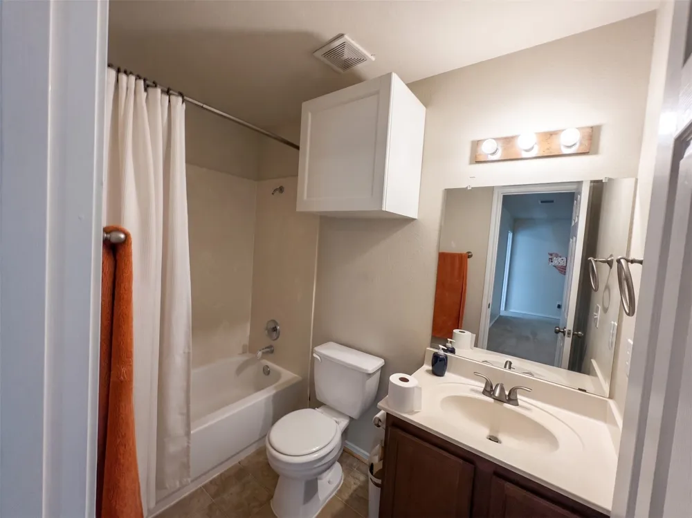 12512 La Paz Lane Del Valle, TX 78617