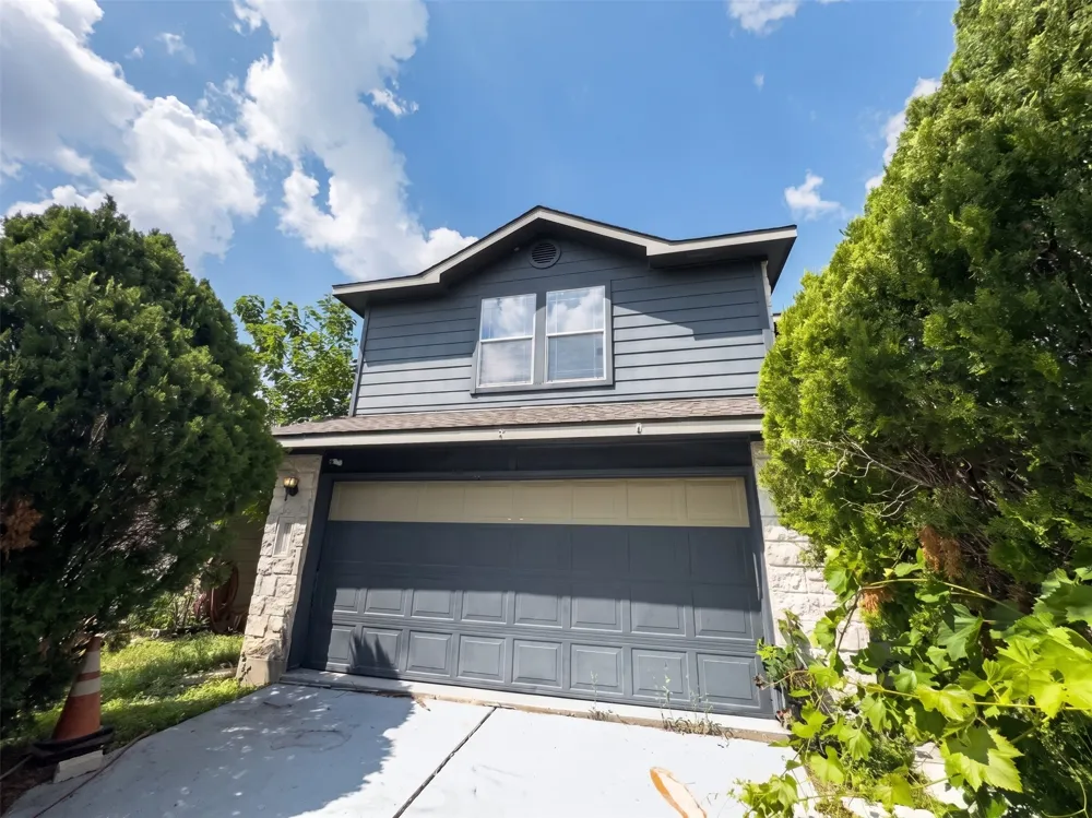 12512 La Paz Lane Del Valle, TX 78617