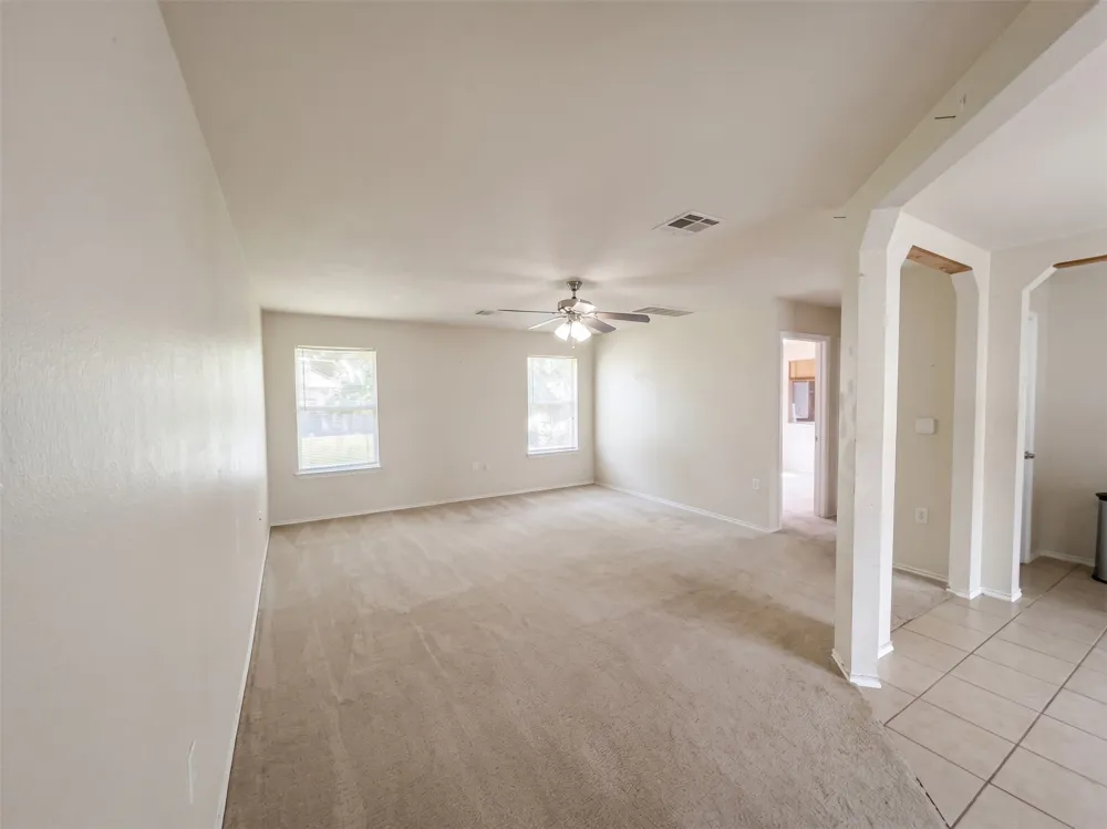 12512 La Paz Lane Del Valle, TX 78617