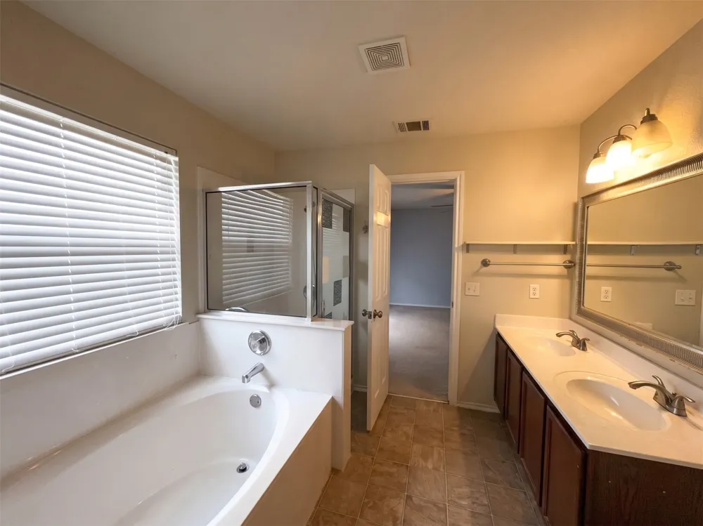 12512 La Paz Lane Del Valle, TX 78617