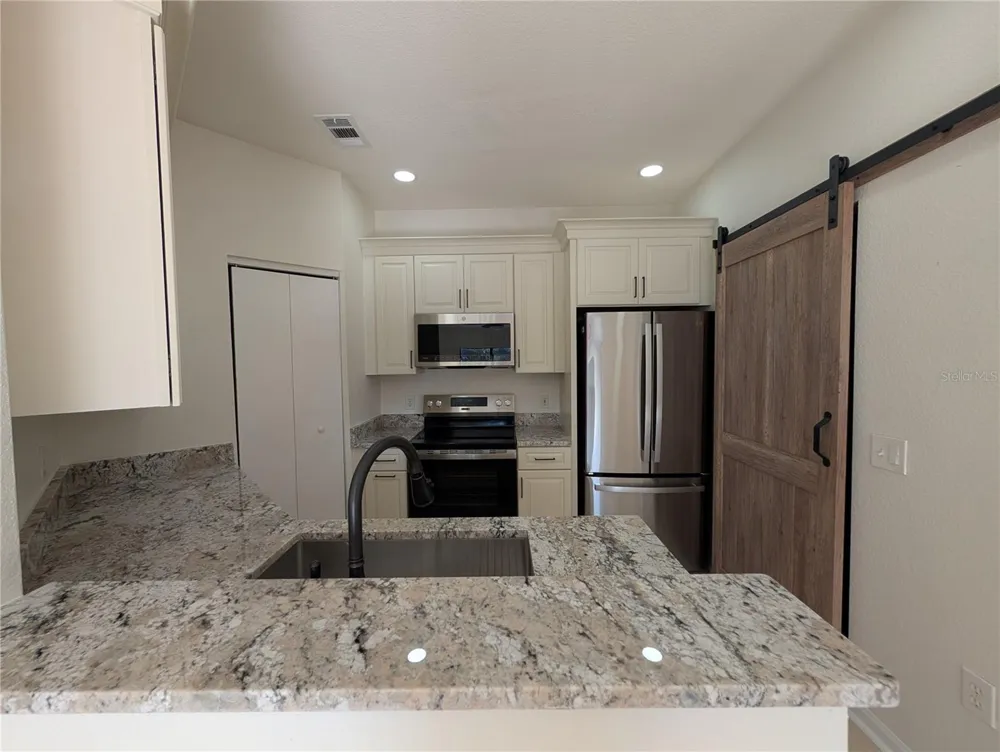 2107 PORTOFINO PLACE #30-302 Palm Harbor, FL 34683