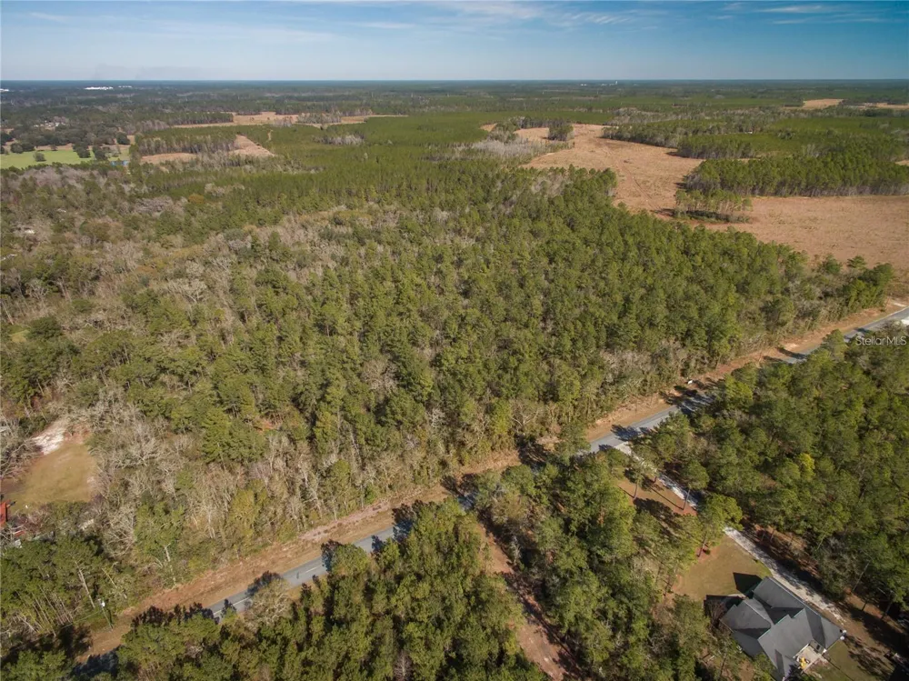 xxxx WEEKS LANE Lake City, FL 32025