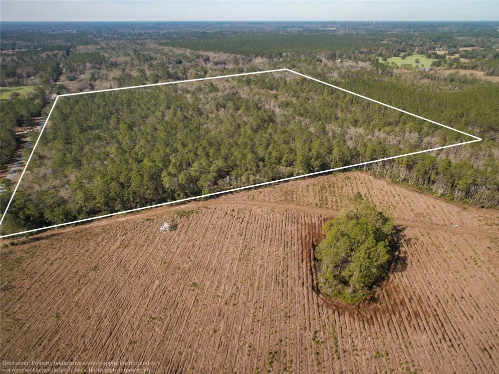 xxxx WEEKS LANE Lake City, FL 32025