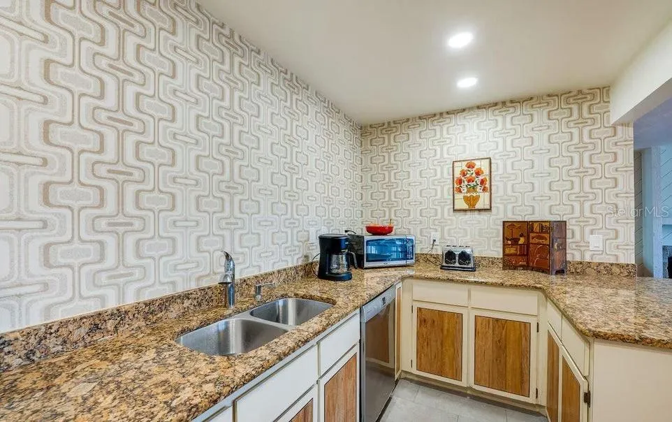 1286 JOHN ANDERSON DRIVE Ormond Beach, FL 32176