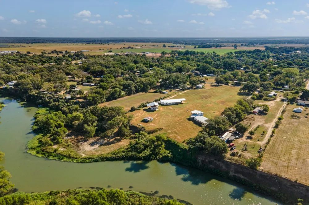1800 Man O War Drive Del Valle, TX 78617