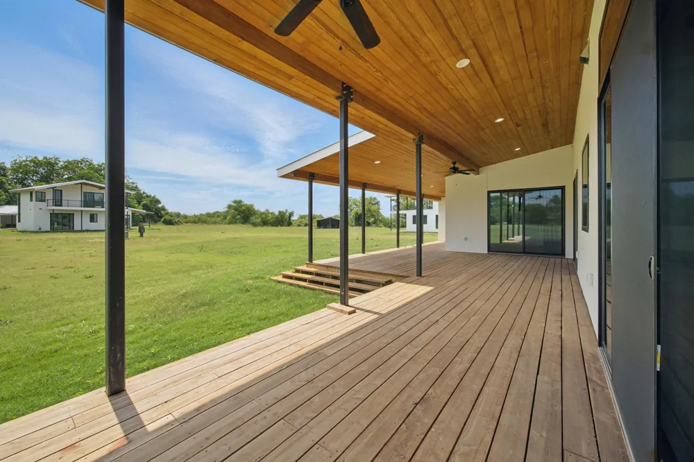 1800 Man O War Drive Del Valle, TX 78617