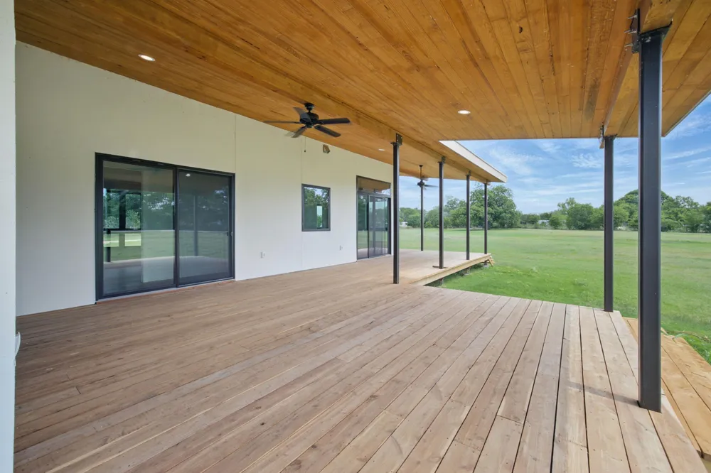 1800 Man O War Drive Del Valle, TX 78617